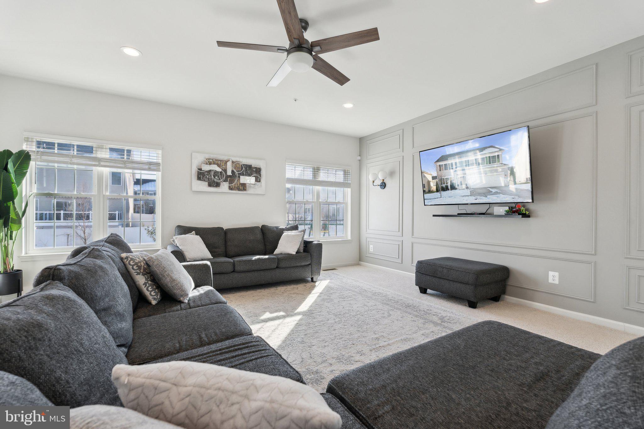 1711 WILLARD WAY