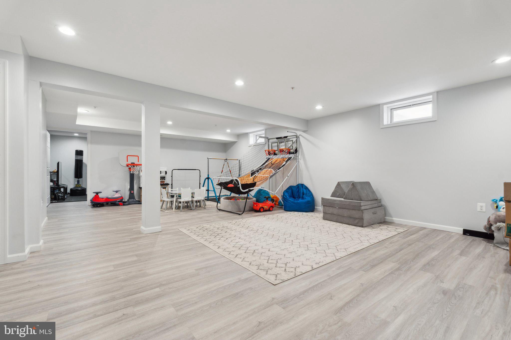 1711 WILLARD WAY