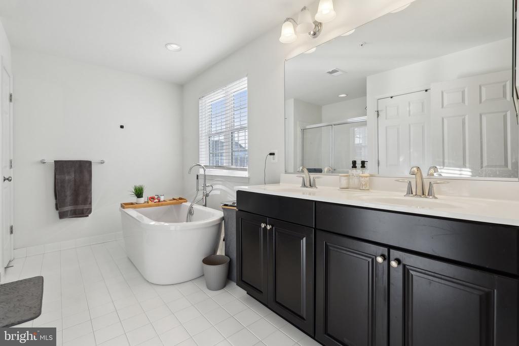 1711 WILLARD WAY