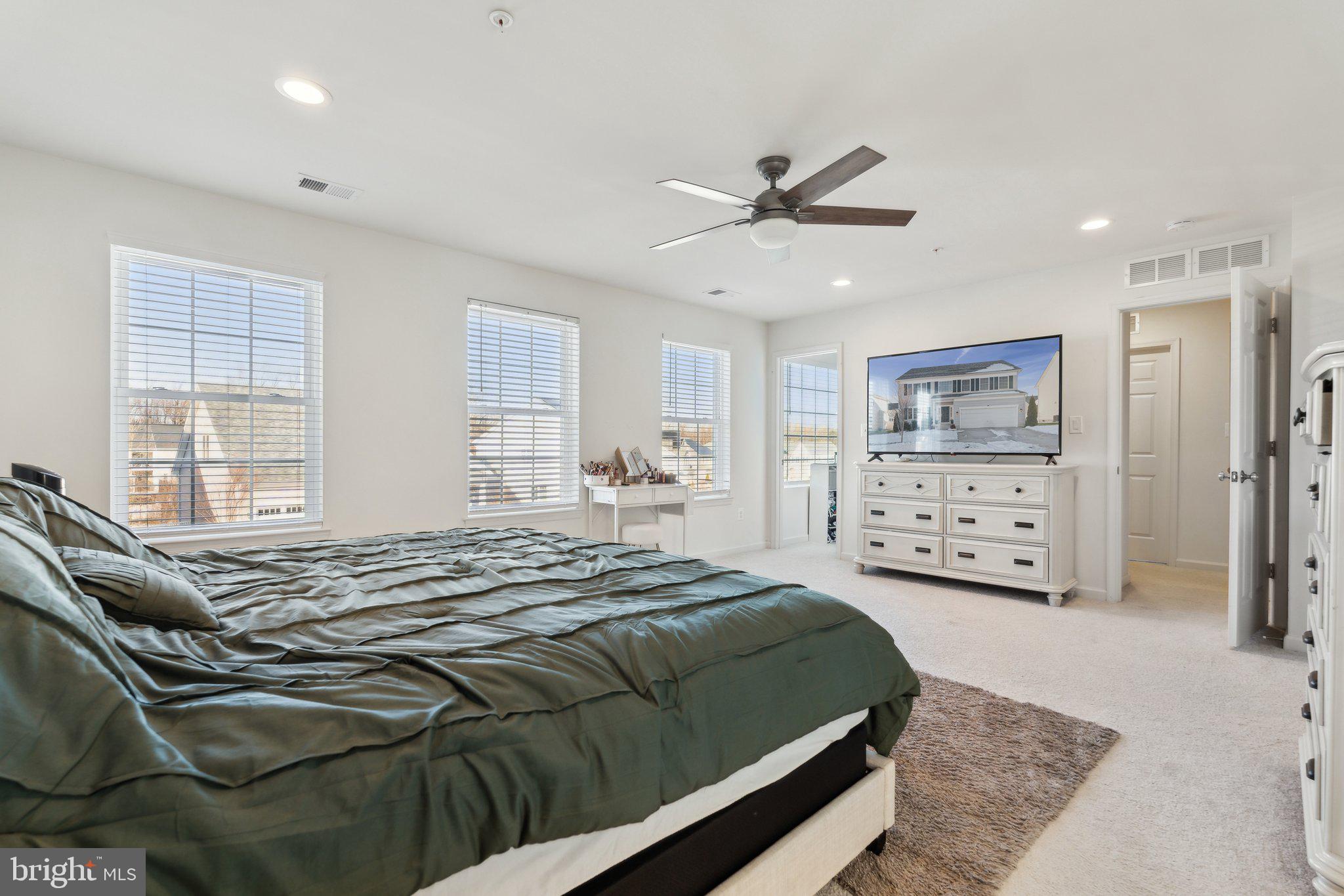 1711 WILLARD WAY