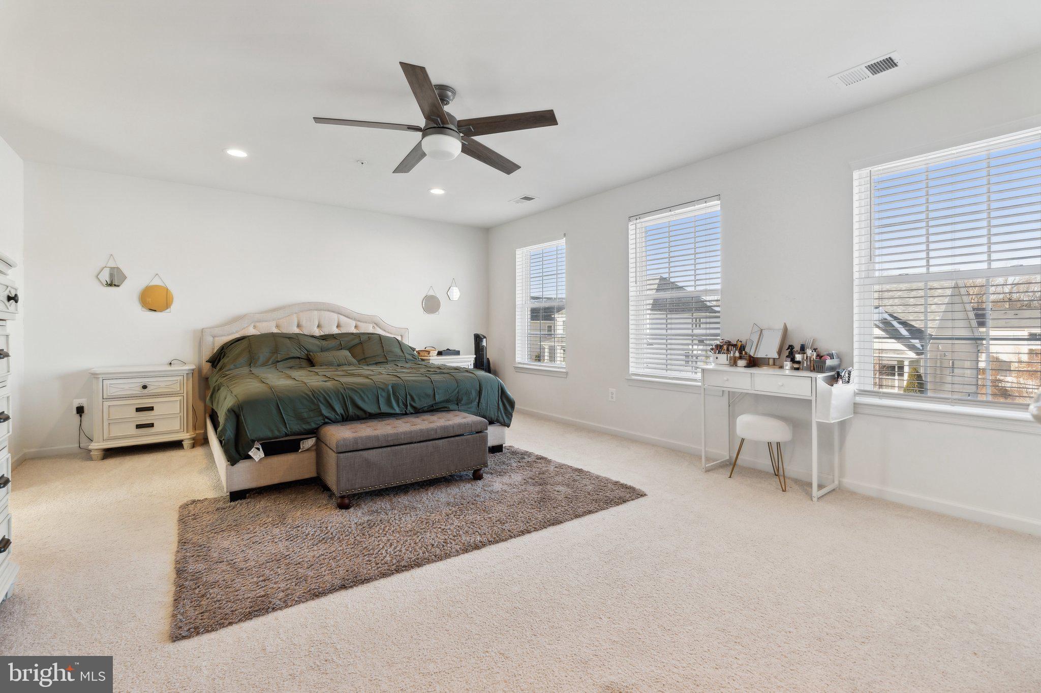 1711 WILLARD WAY