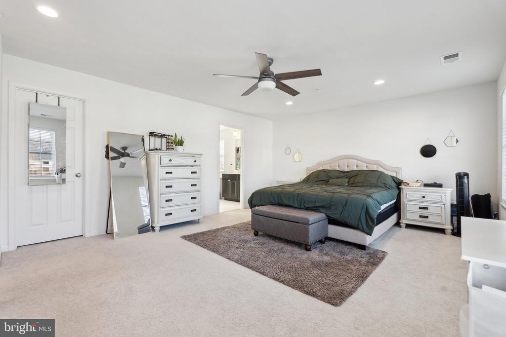 1711 WILLARD WAY