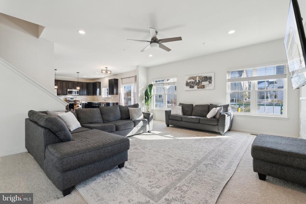 1711 WILLARD WAY