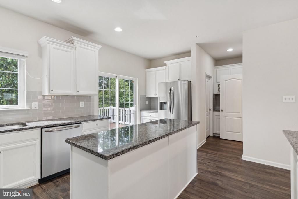 1399 HAWTHORN DRIVE