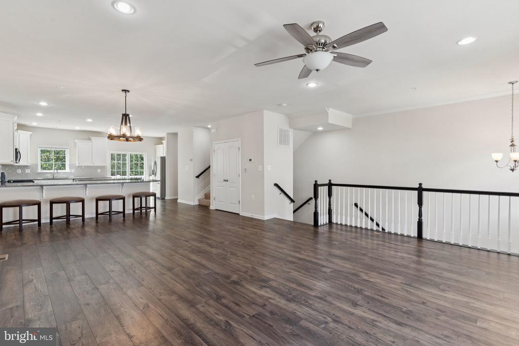 1399 HAWTHORN DRIVE