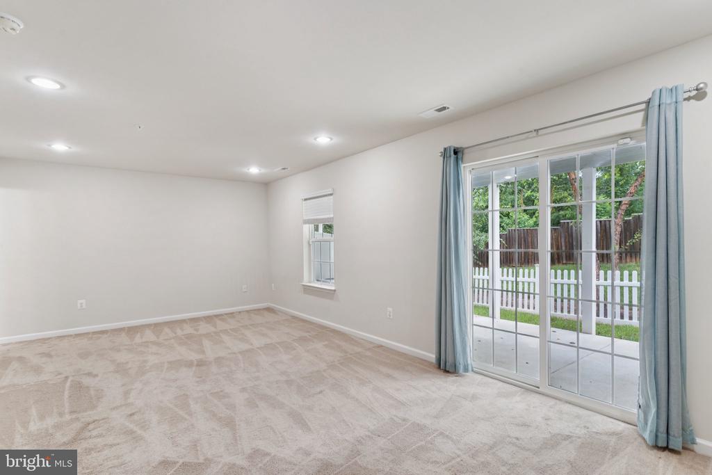 1399 HAWTHORN DRIVE