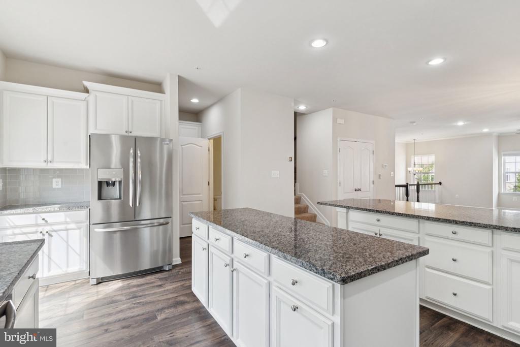 1399 HAWTHORN DRIVE