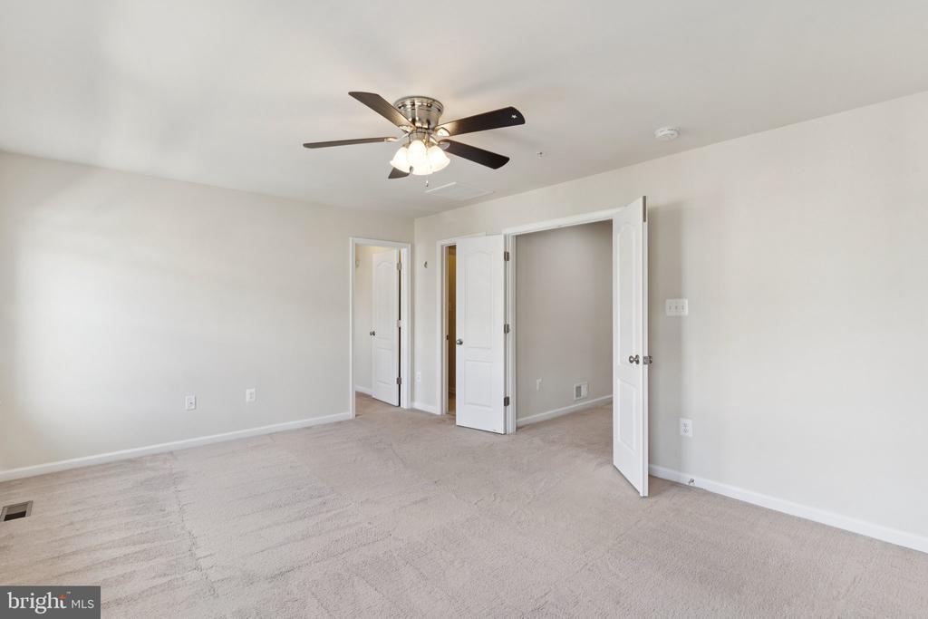 1399 HAWTHORN DRIVE