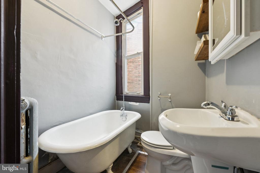 304 W 31ST STREET