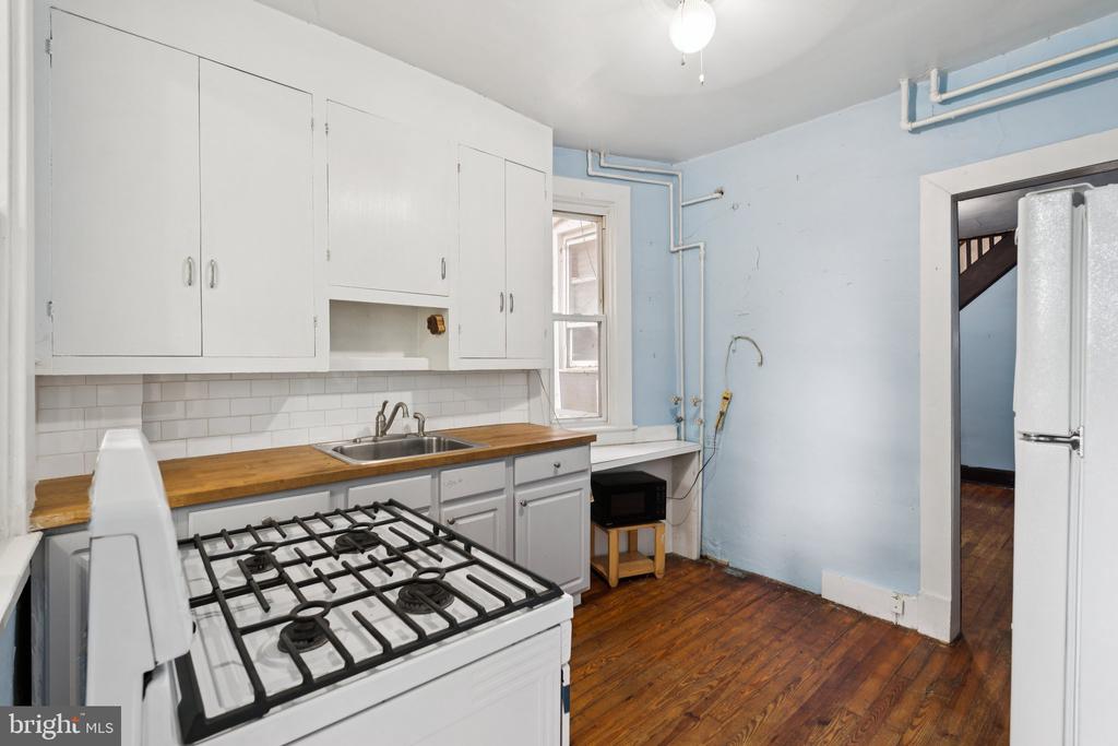 304 W 31ST STREET