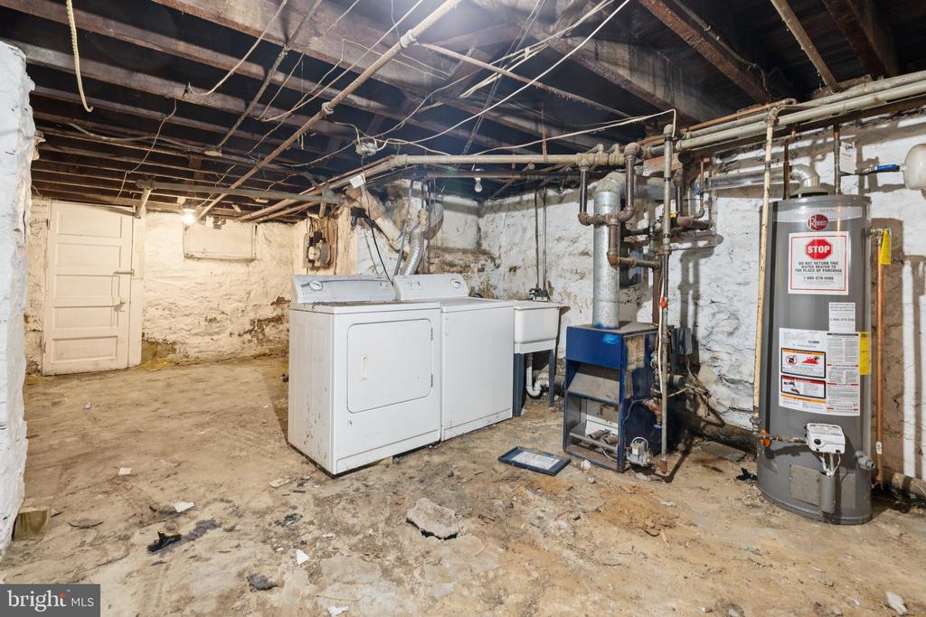 304 W 31ST STREET
