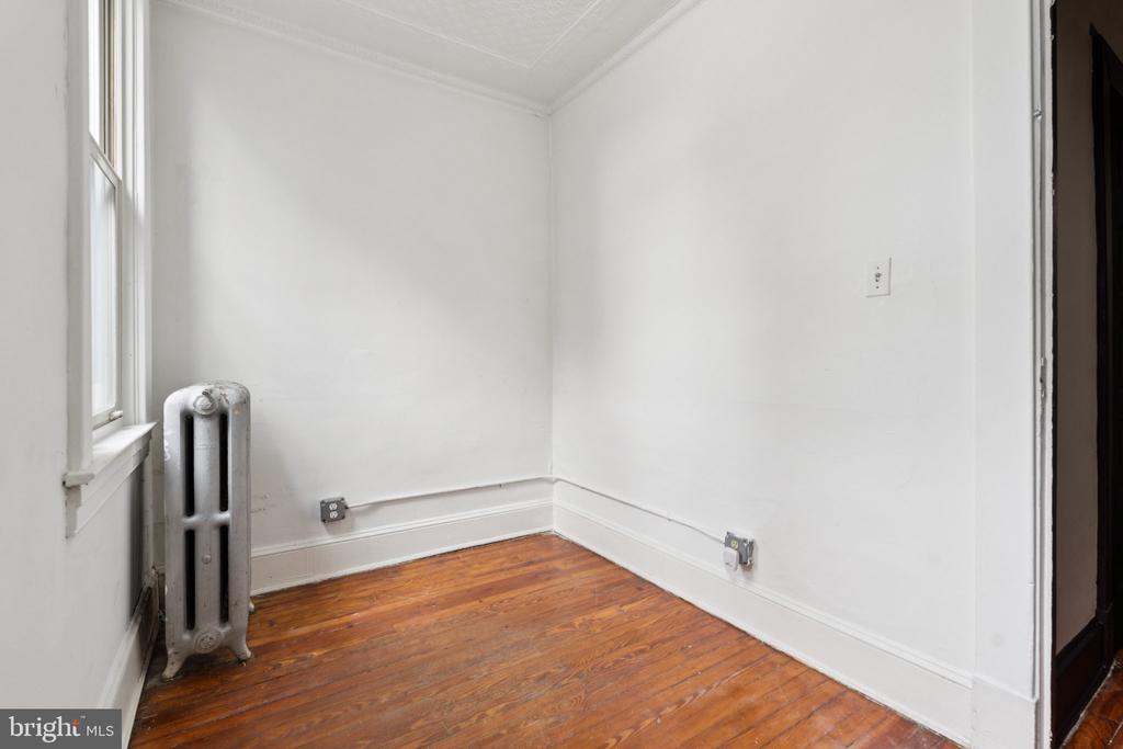 304 W 31ST STREET