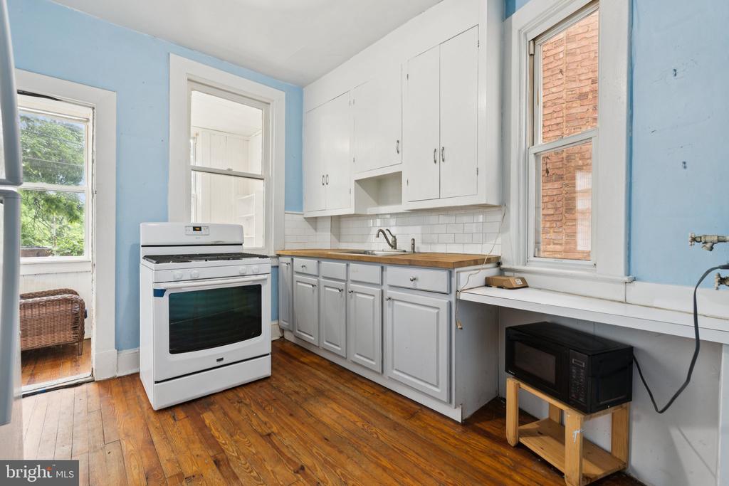 304 W 31ST STREET