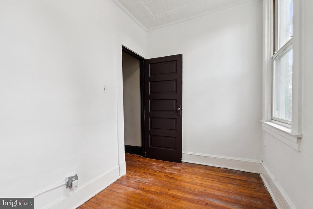 304 W 31ST STREET