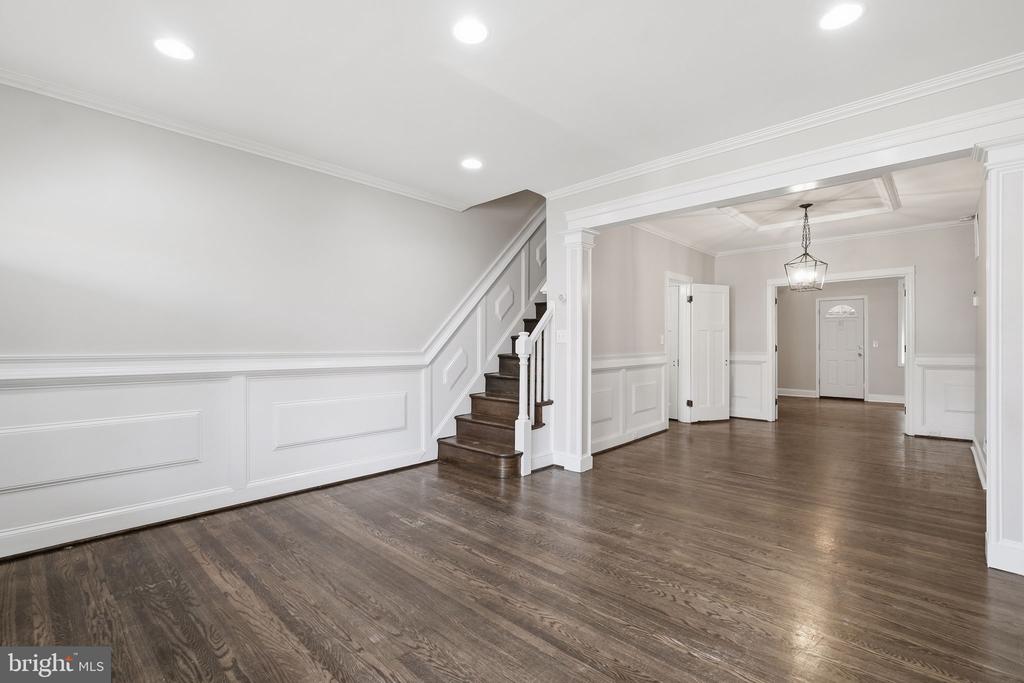 313 ELRINO STREET