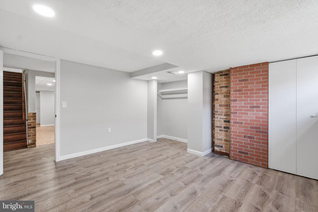 313 ELRINO STREET
