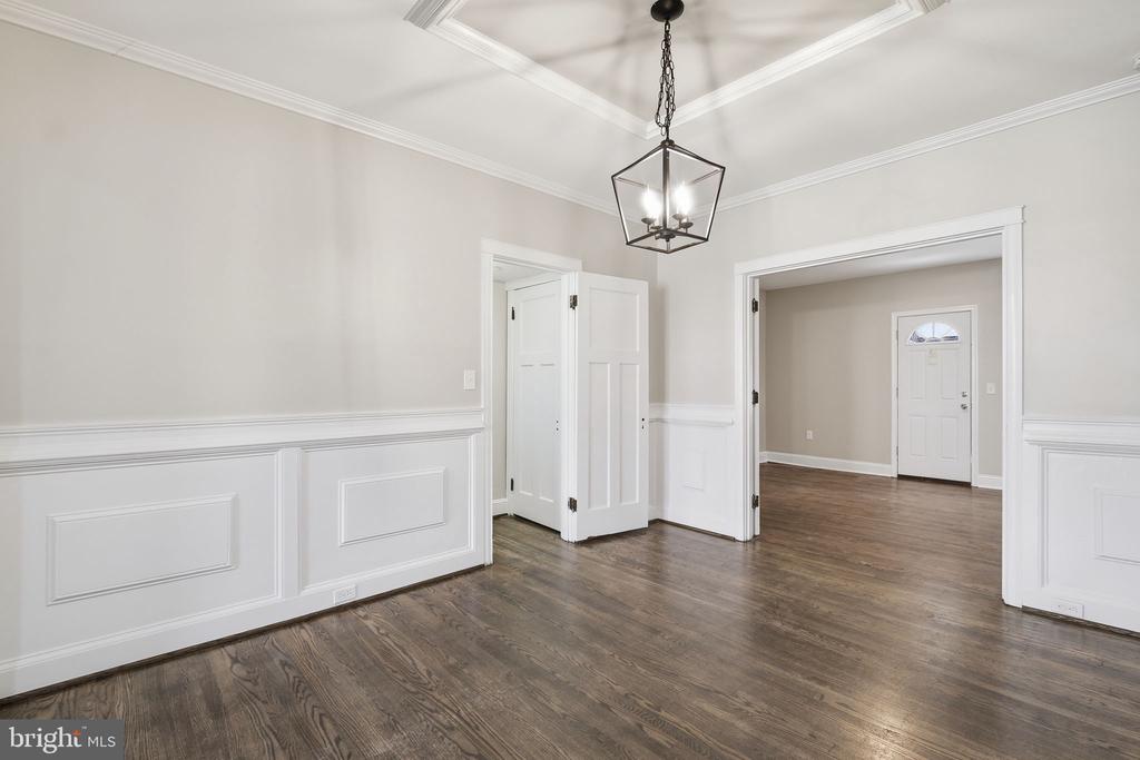 313 ELRINO STREET