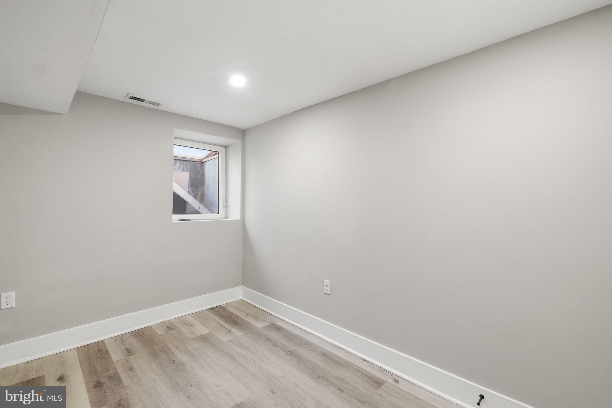 326 E 22ND STREET