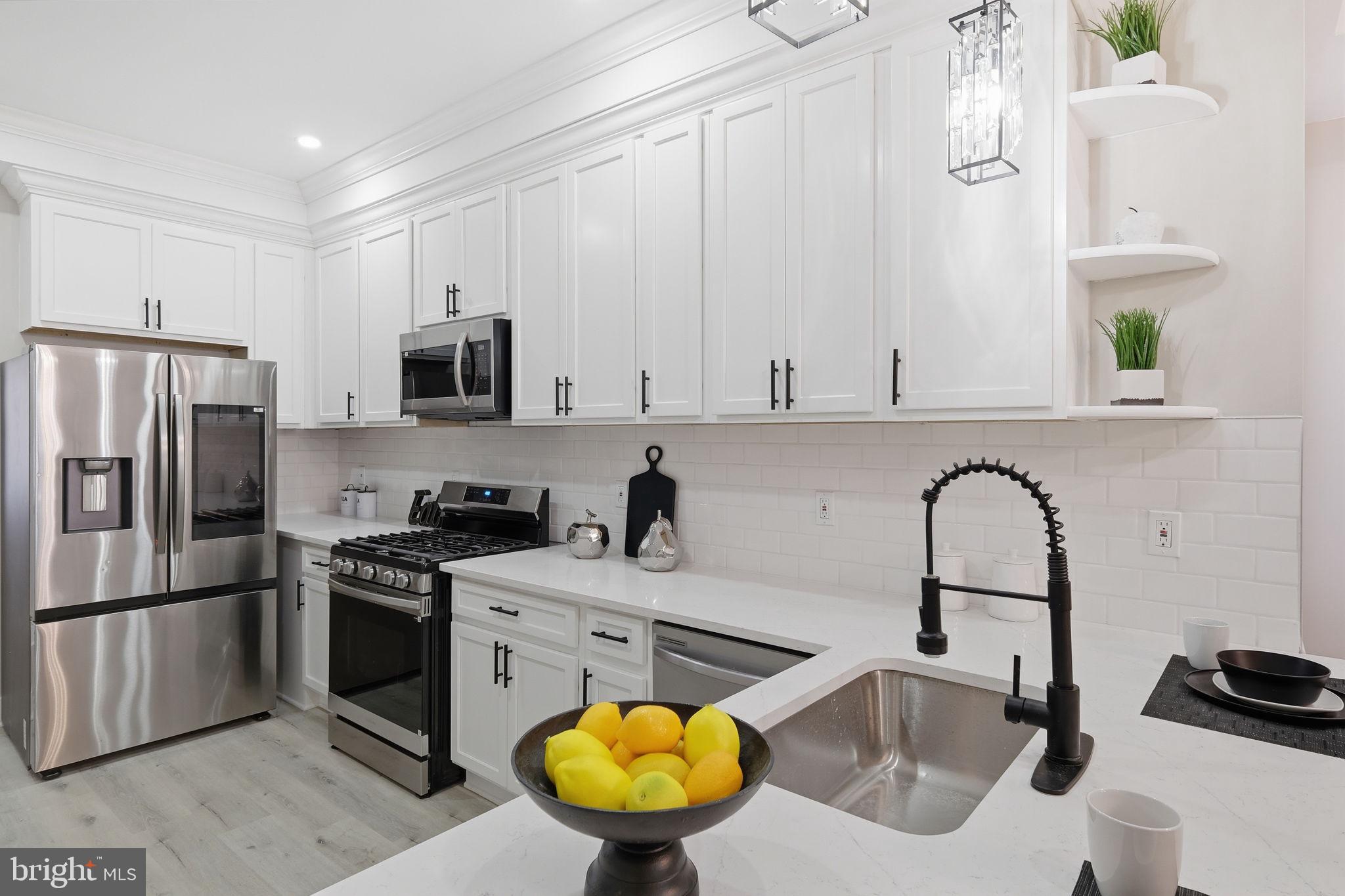326 E 22ND STREET