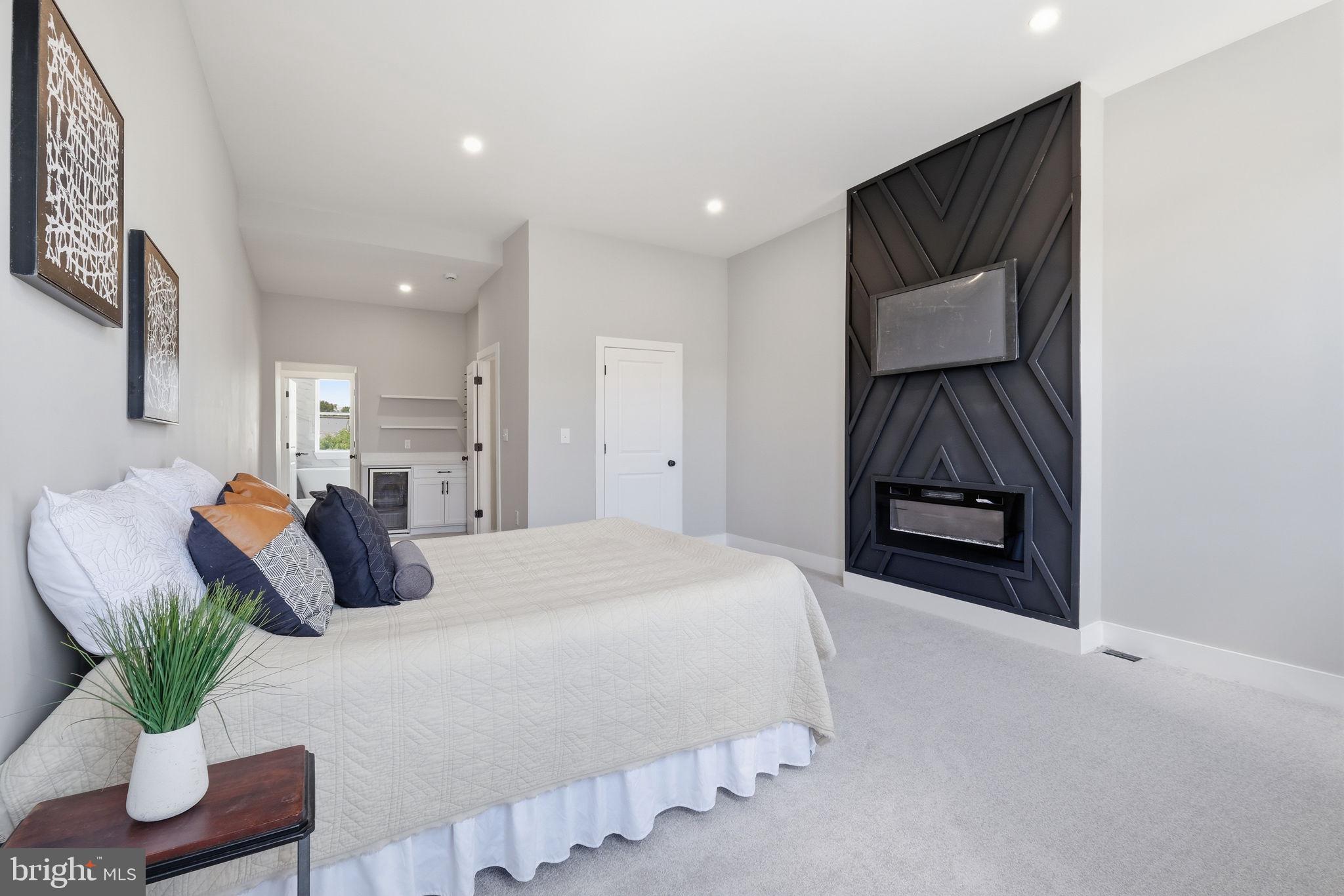 326 E 22ND STREET