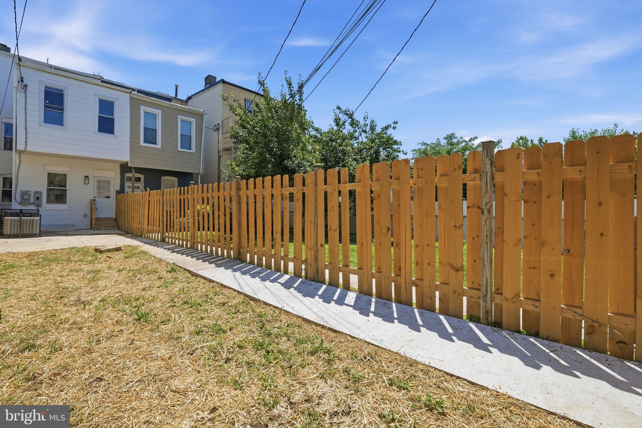 326 E 22ND STREET