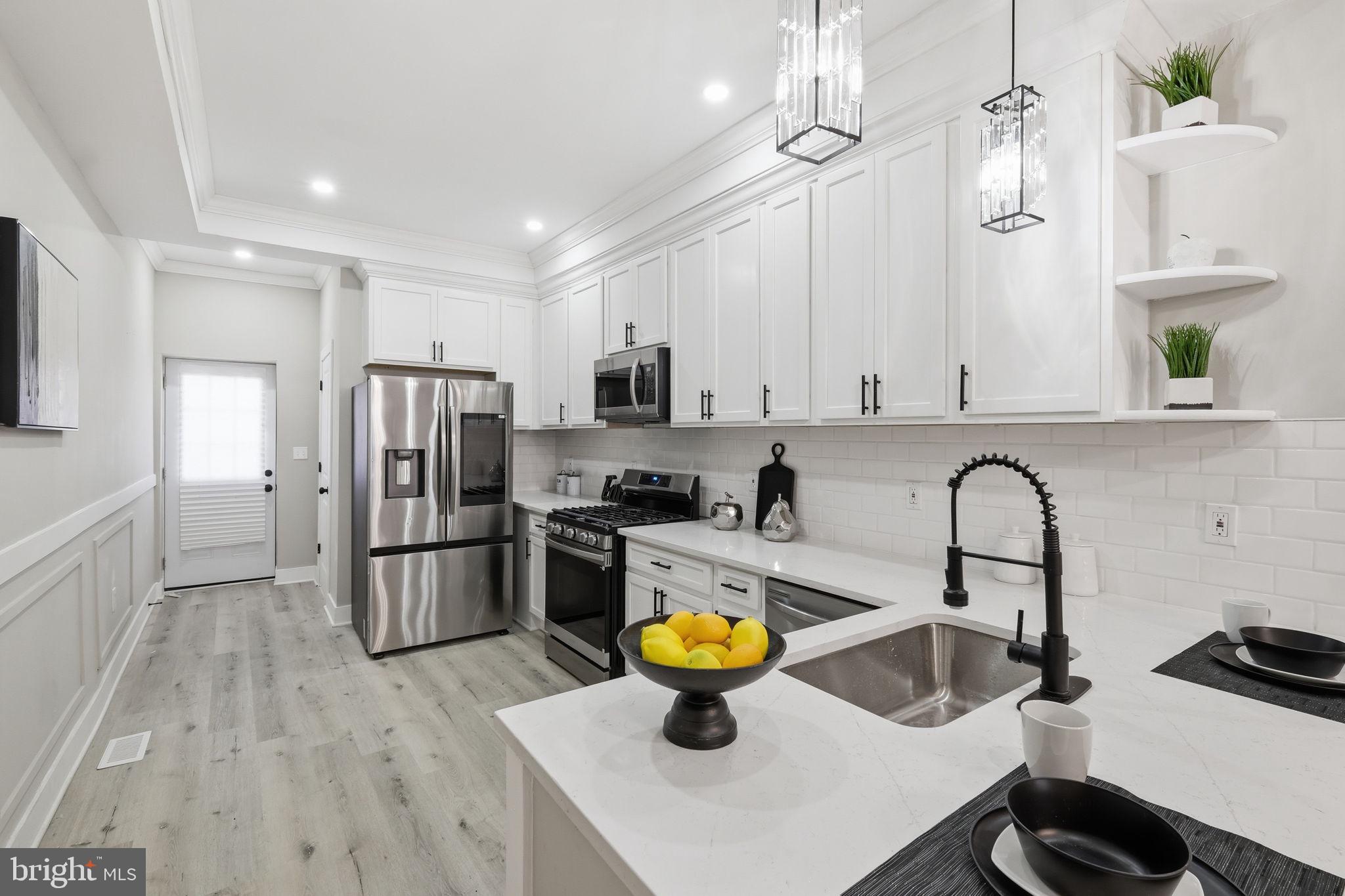 326 E 22ND STREET