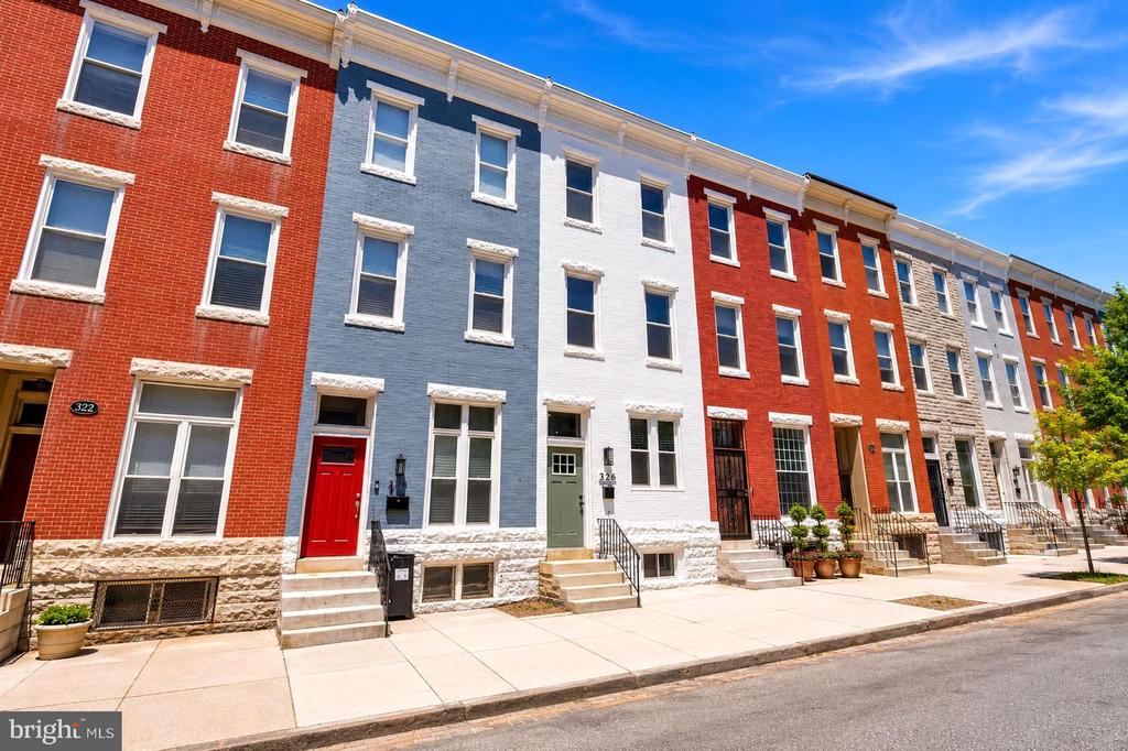 326 E 22ND STREET