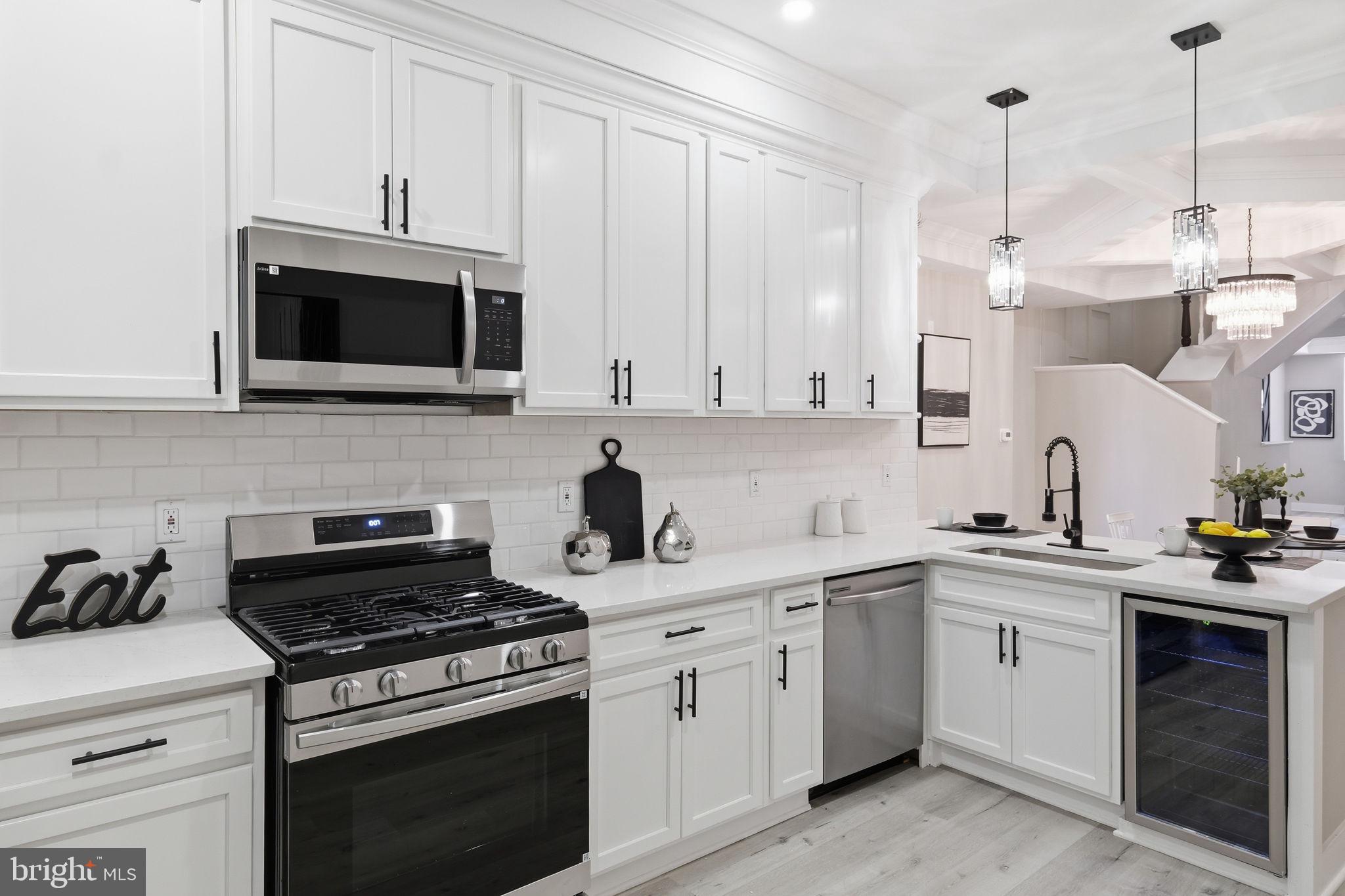 326 E 22ND STREET