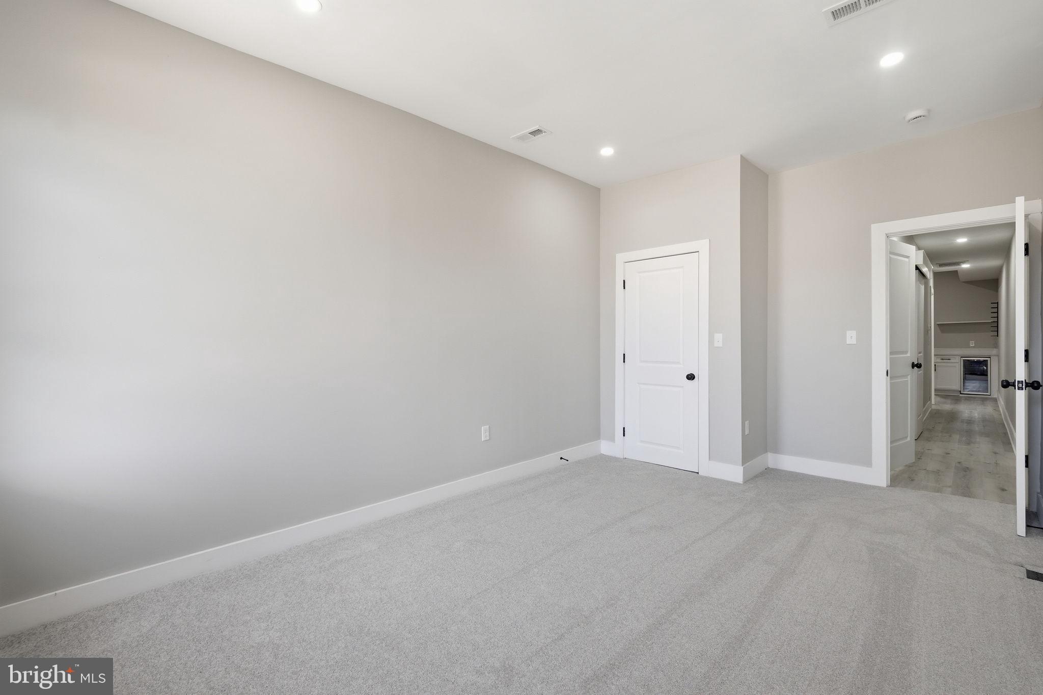 326 E 22ND STREET