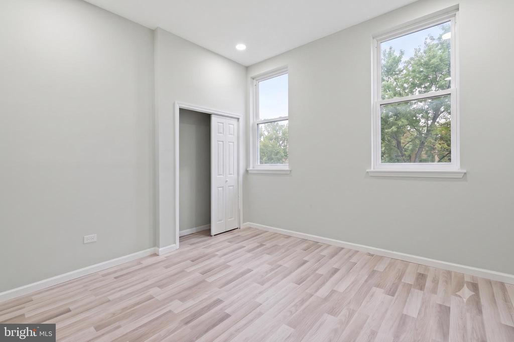 526 N ARLINGTON AVENUE