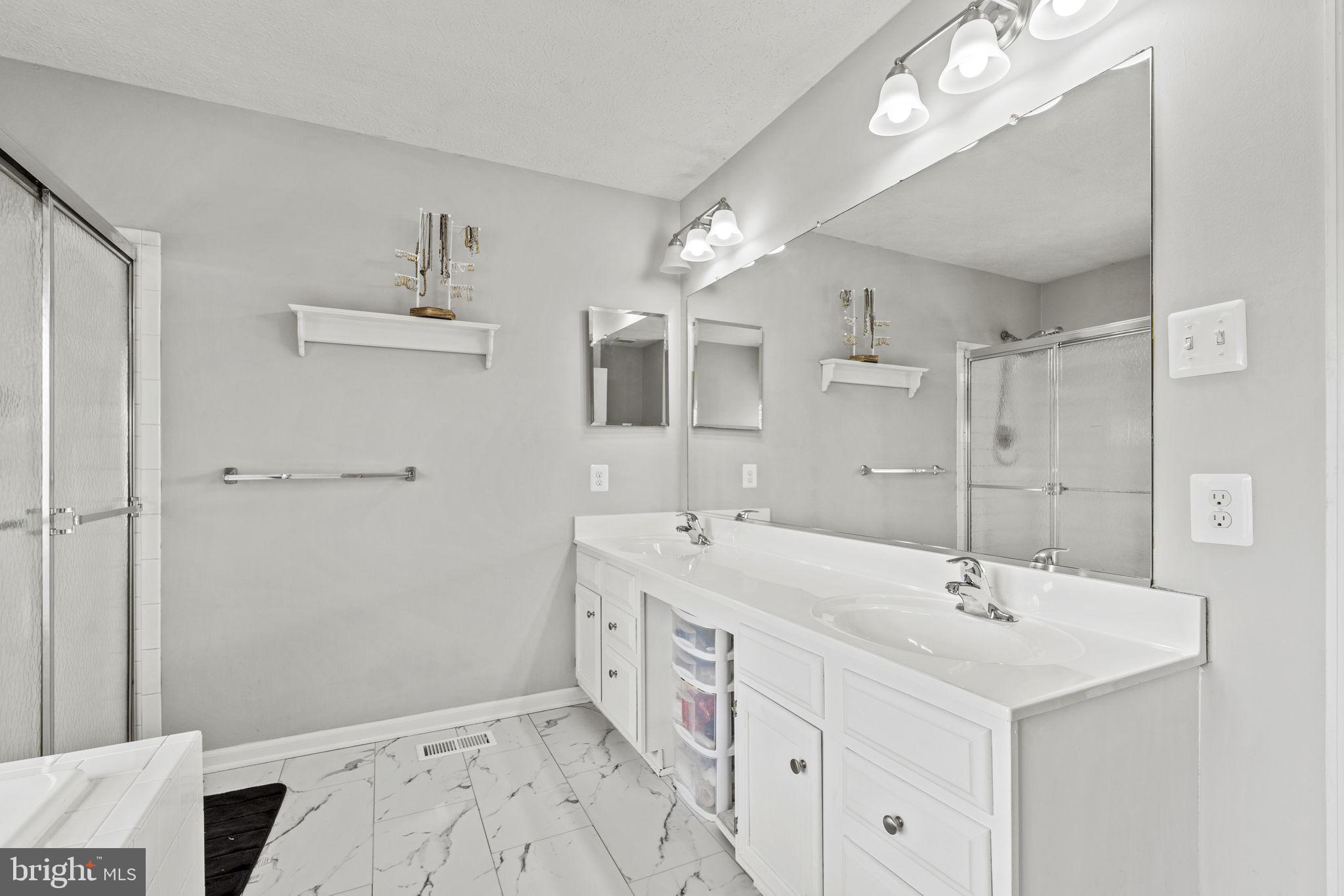 1402 PURPLE WING PLACE