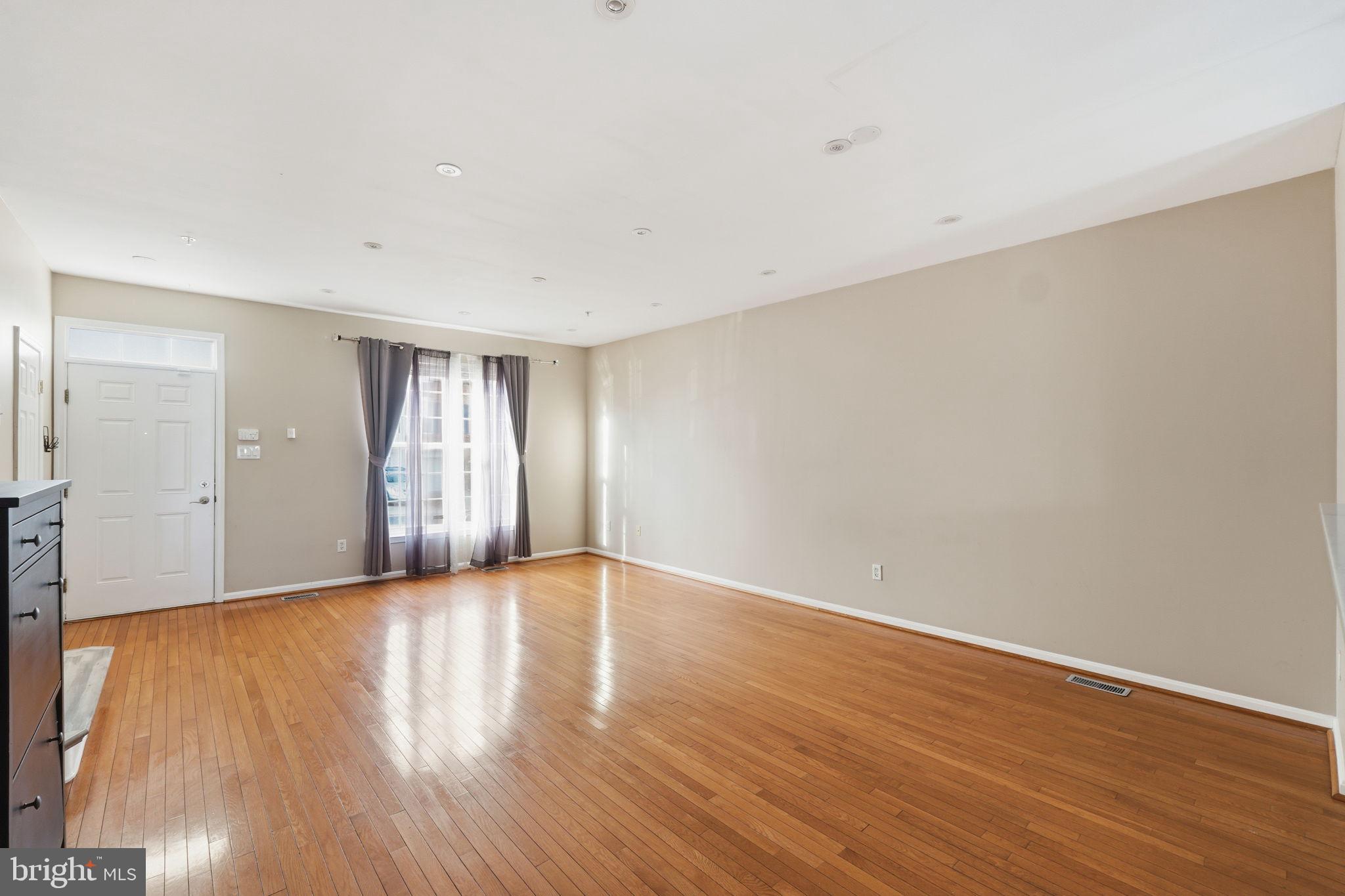 554 ELLISON COURT