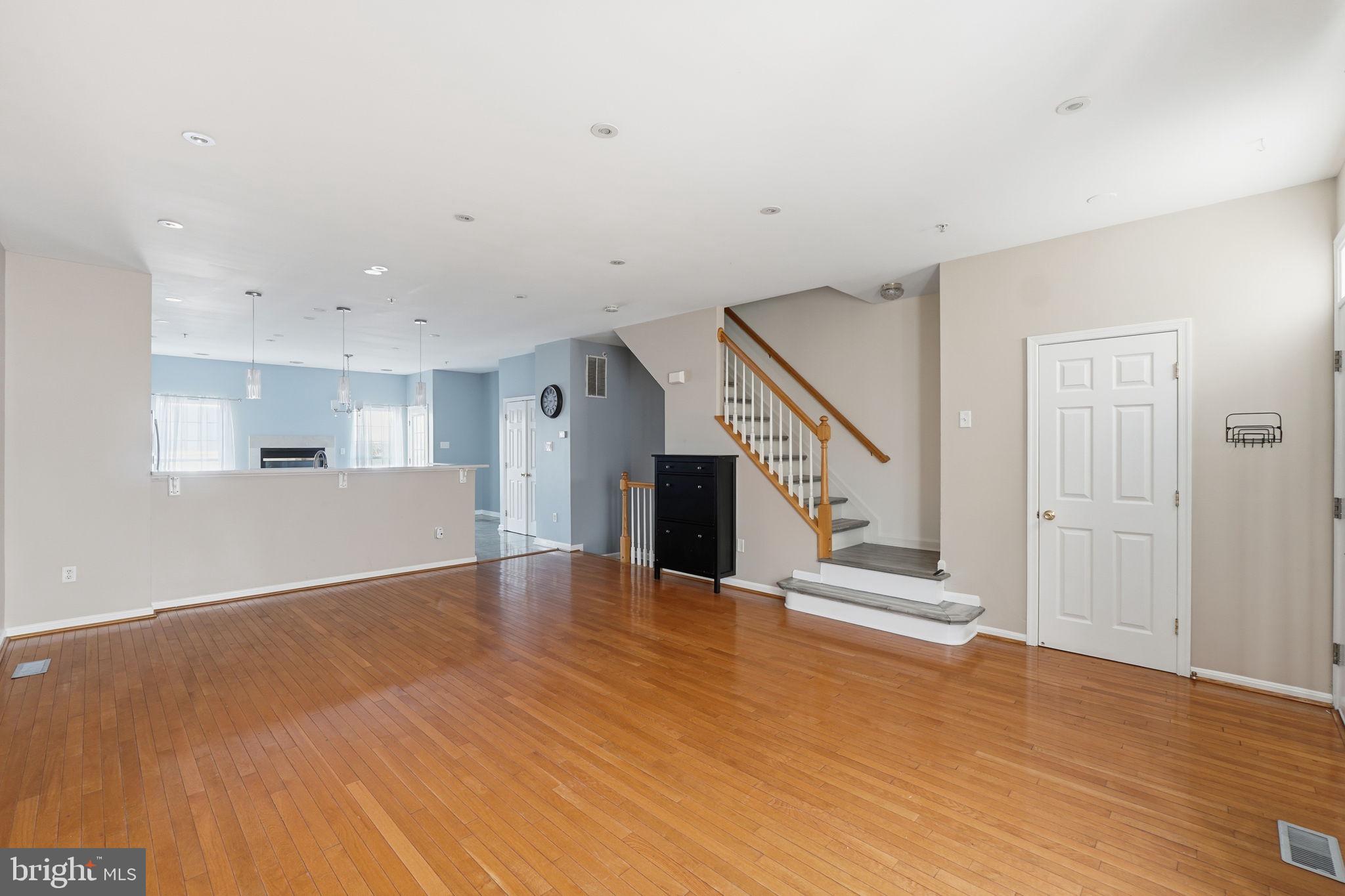 554 ELLISON COURT
