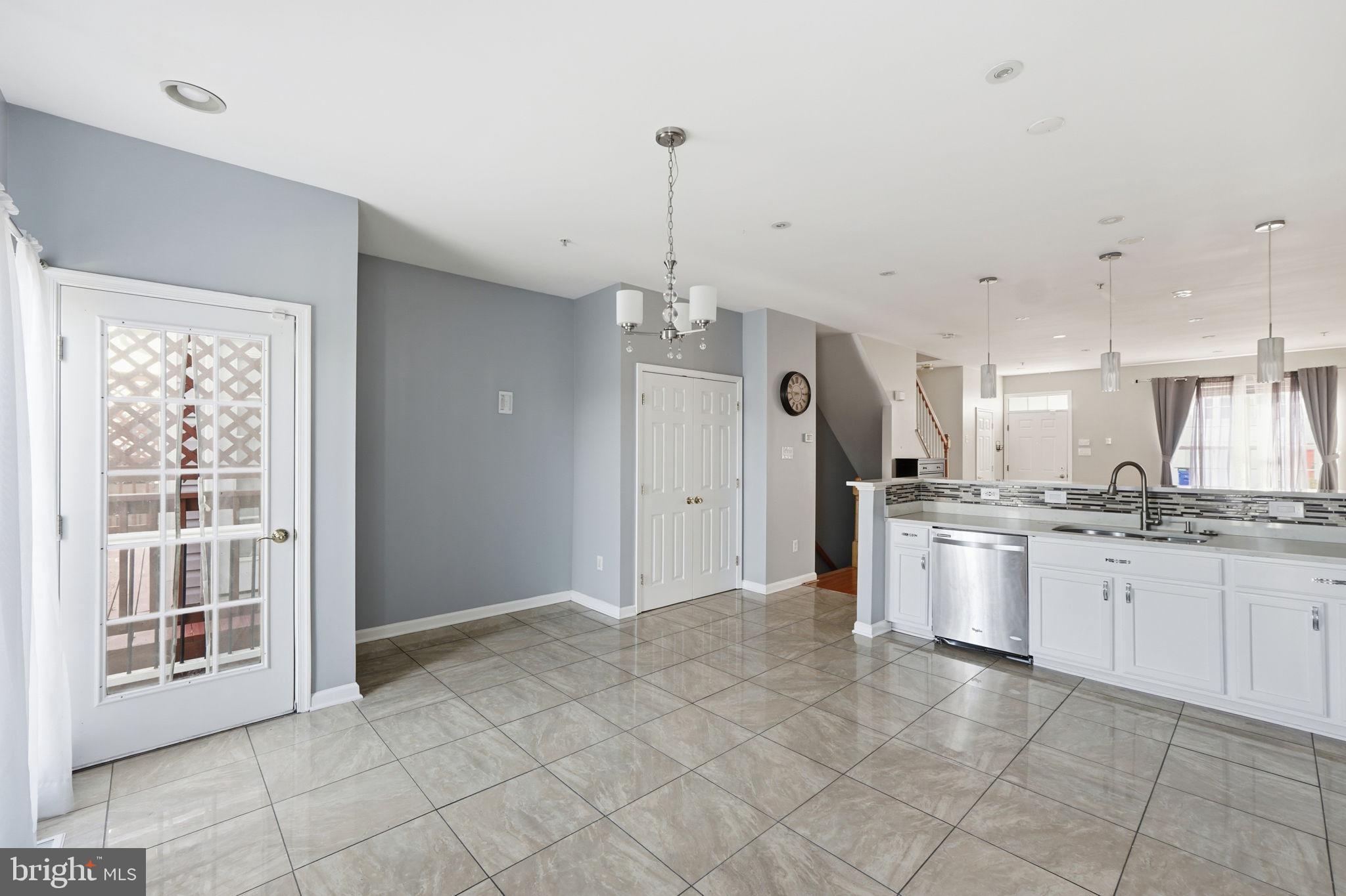 554 ELLISON COURT