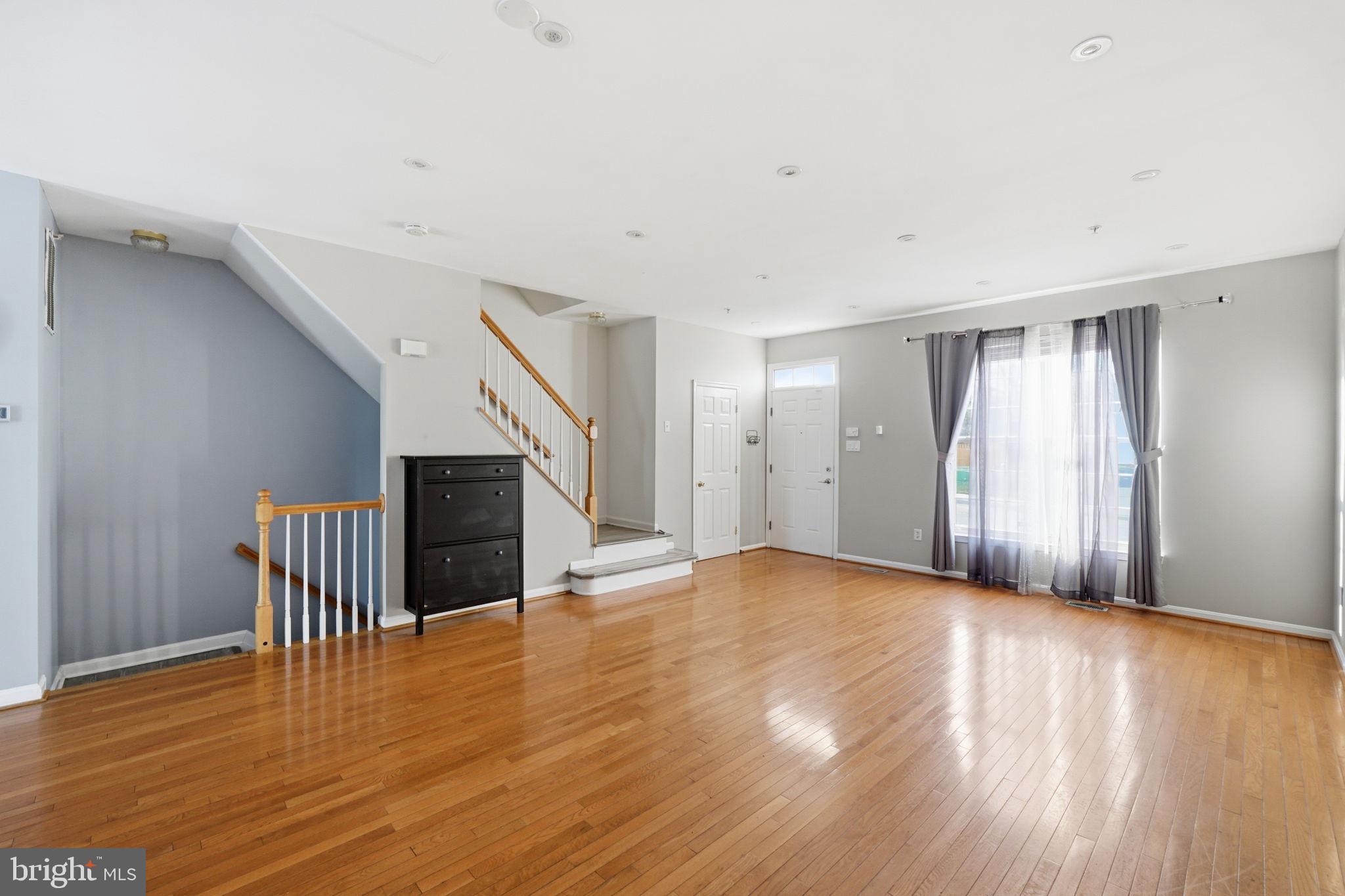 554 ELLISON COURT
