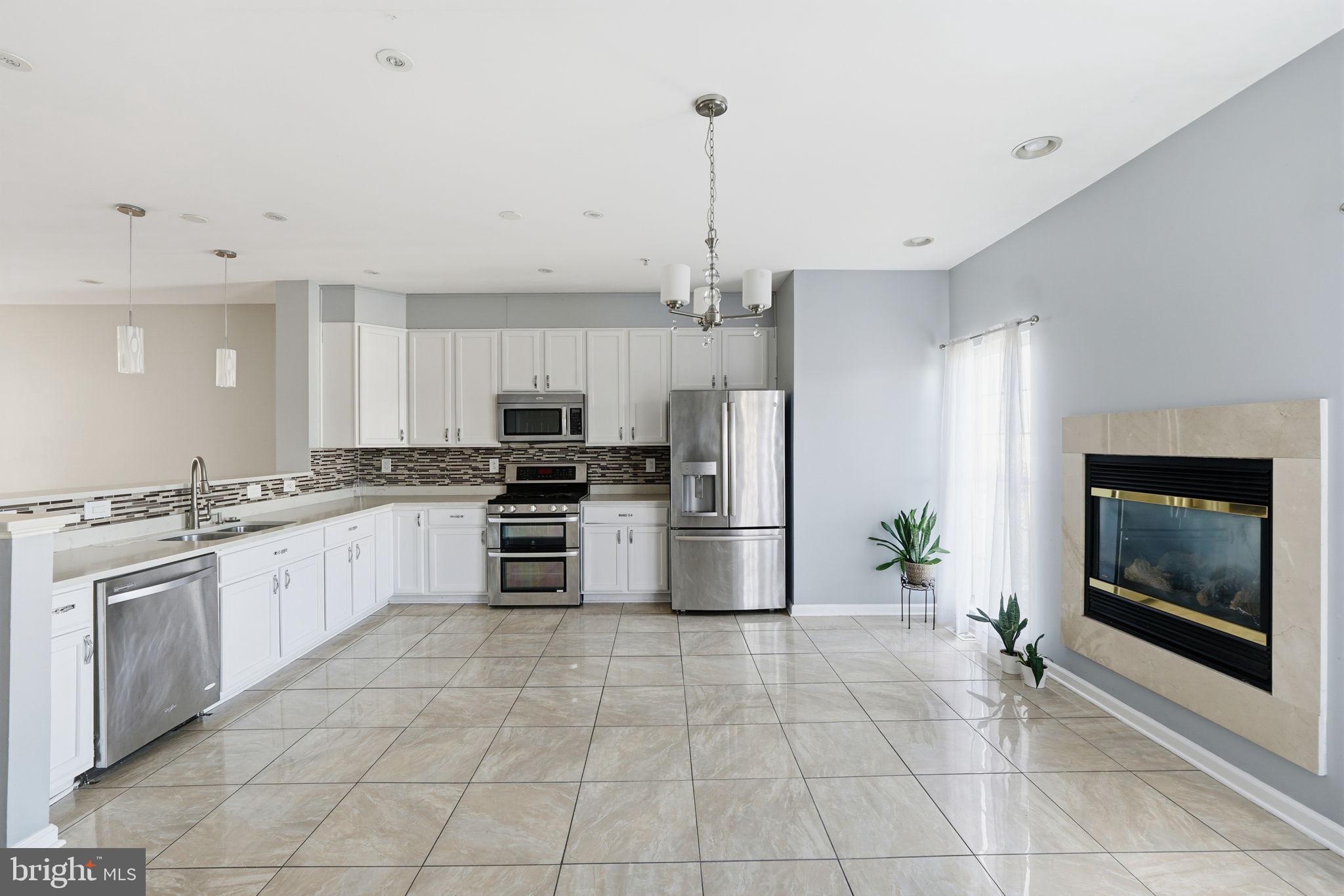 554 ELLISON COURT