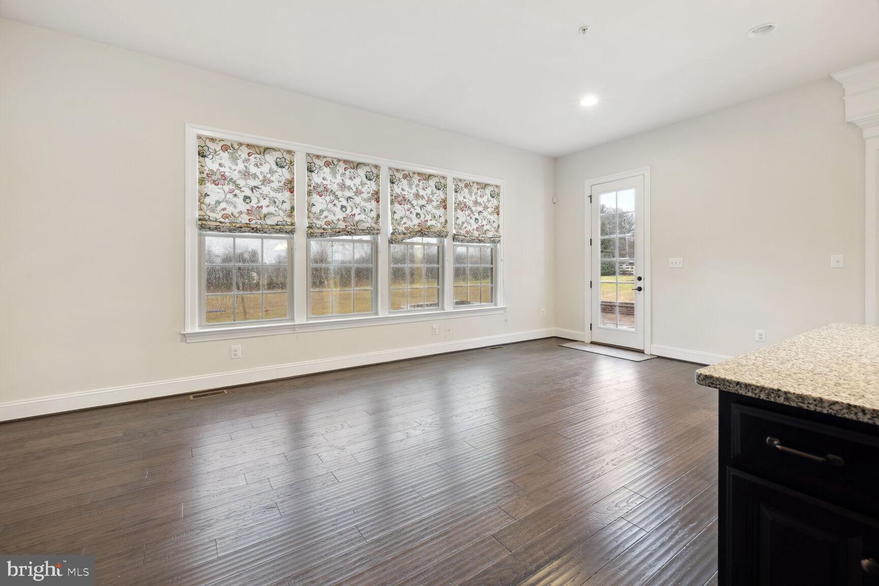 5004 BEE FRANCES WAY