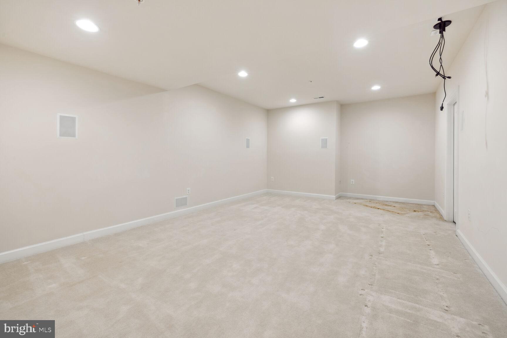 5004 BEE FRANCES WAY