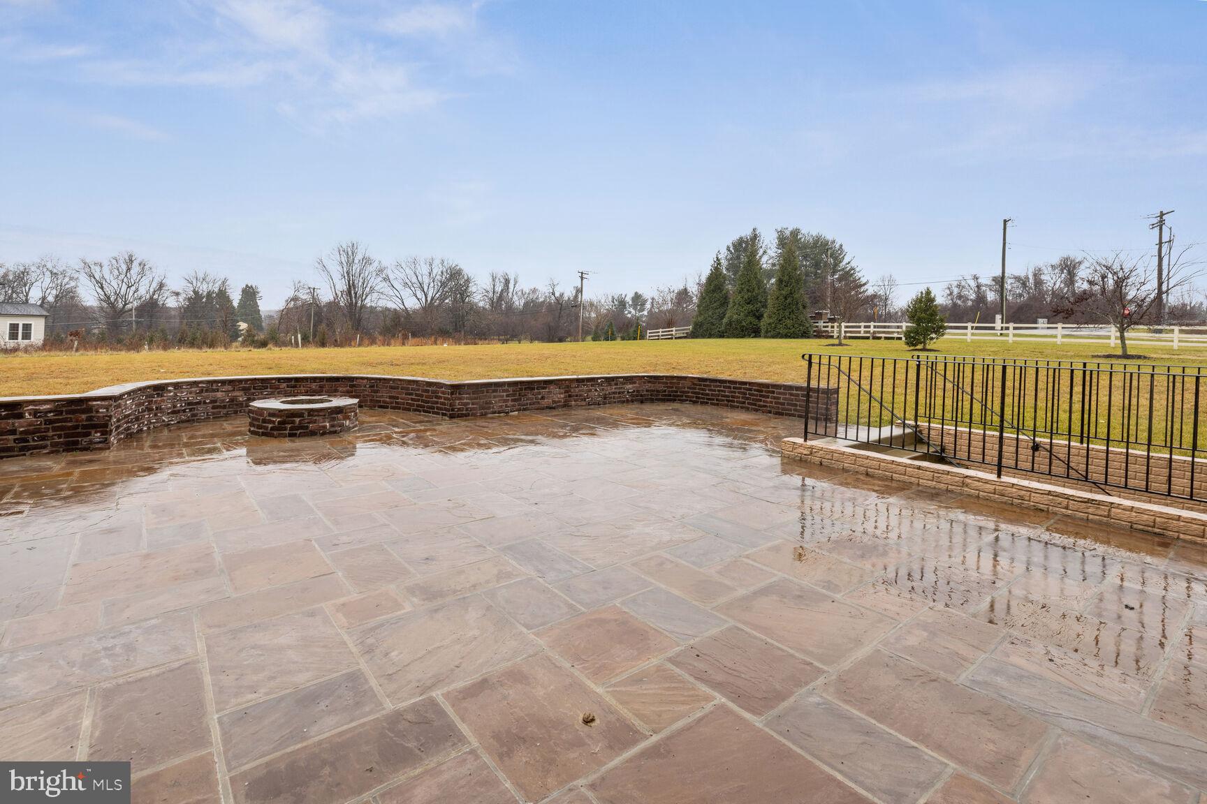 5004 BEE FRANCES WAY