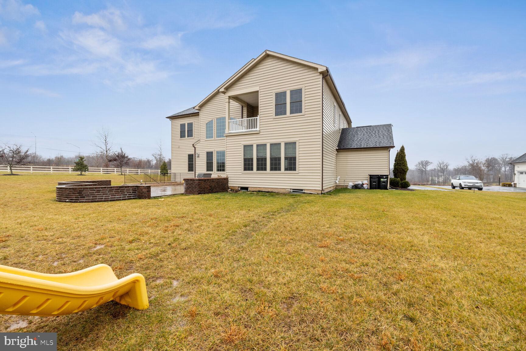 5004 BEE FRANCES WAY