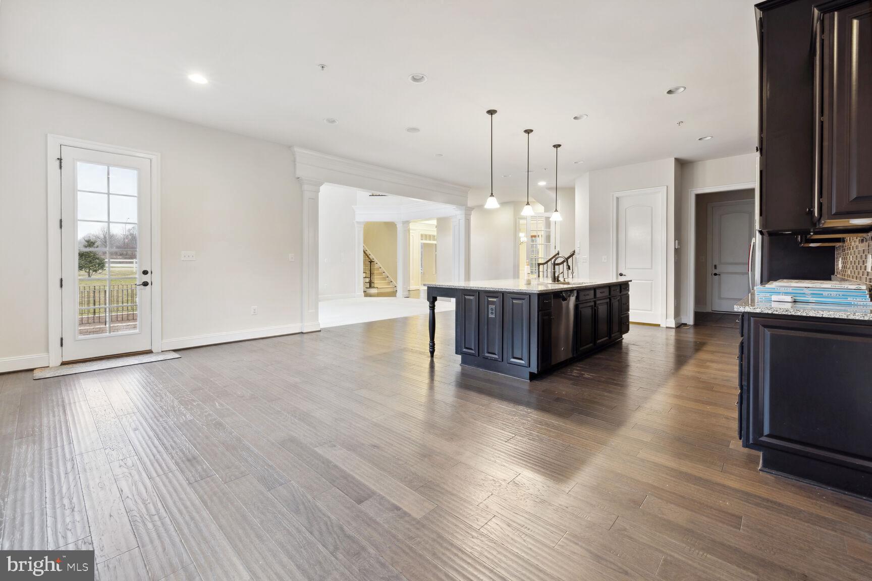 5004 BEE FRANCES WAY