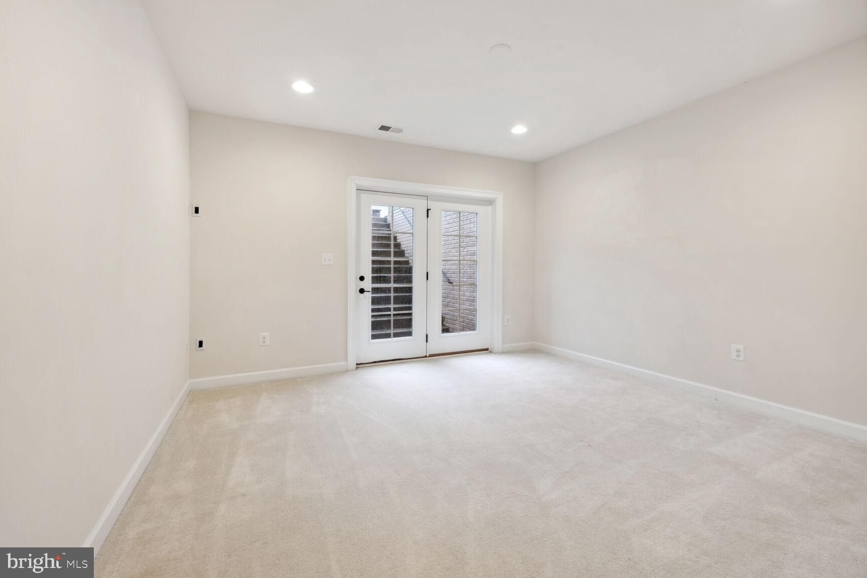 5004 BEE FRANCES WAY