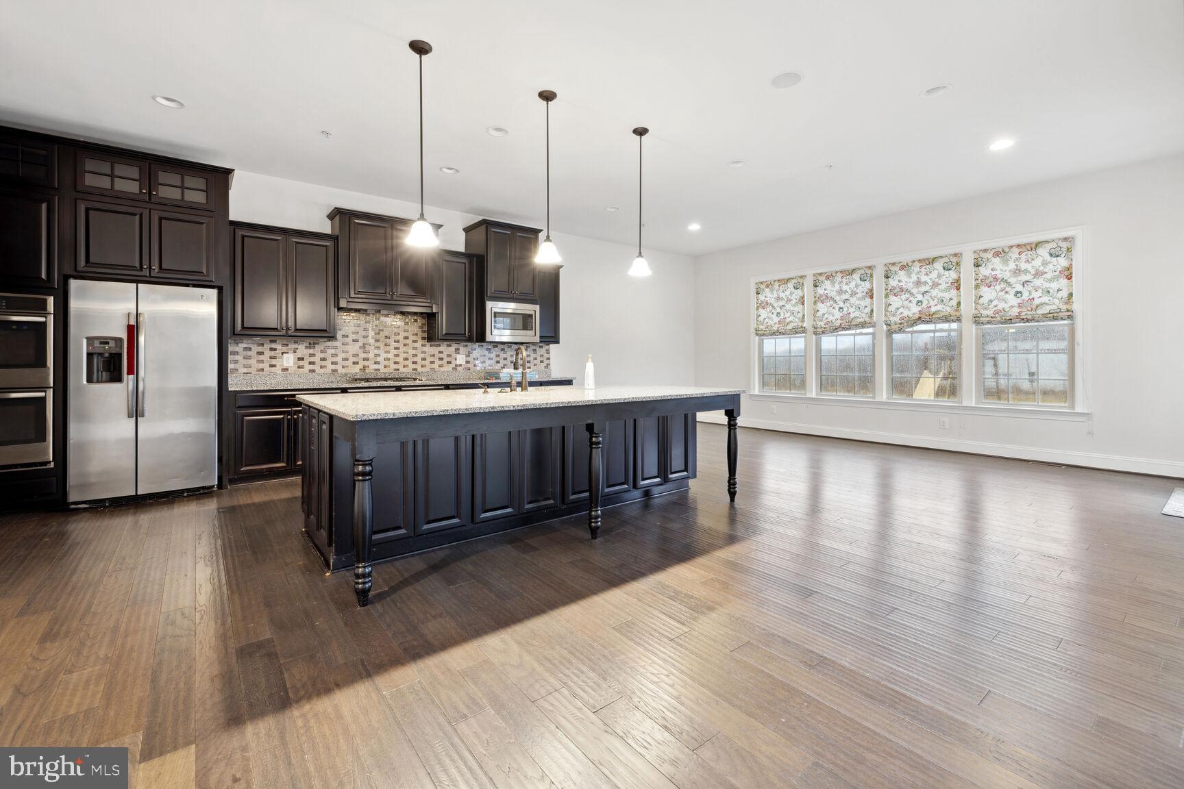 5004 BEE FRANCES WAY