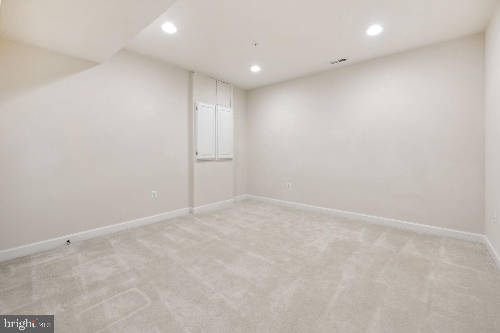 5004 BEE FRANCES WAY