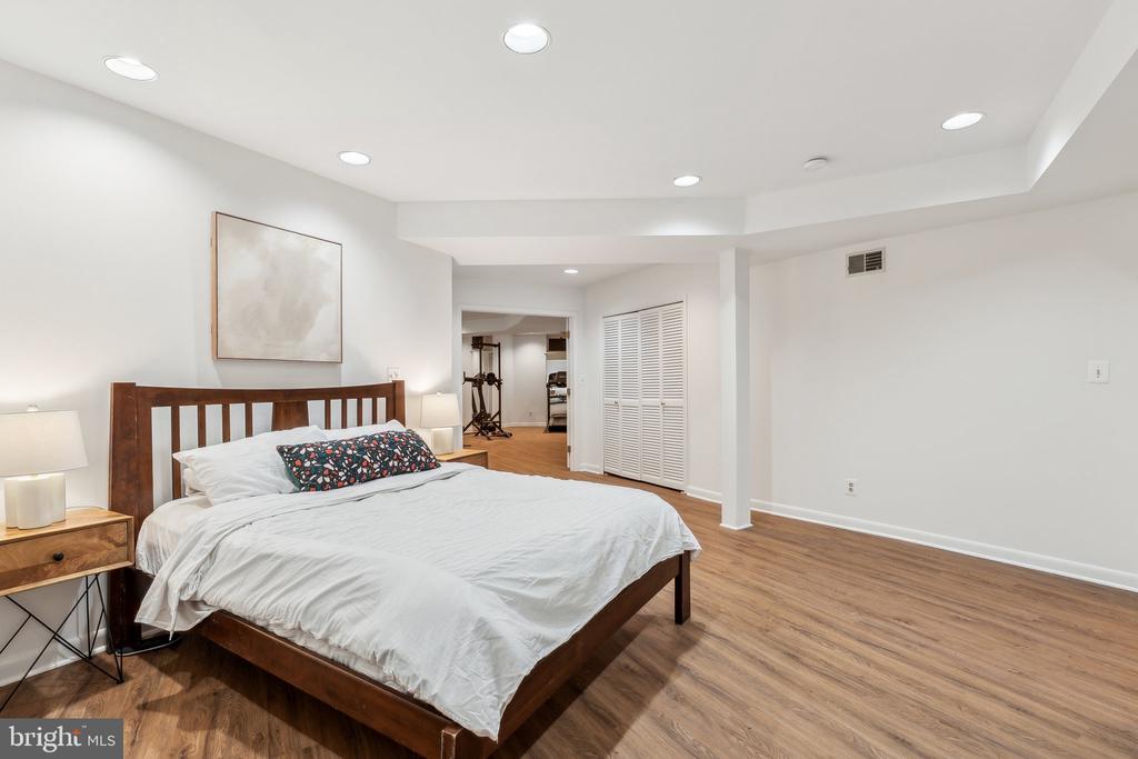 12213 MOUNT ALBERT ROAD