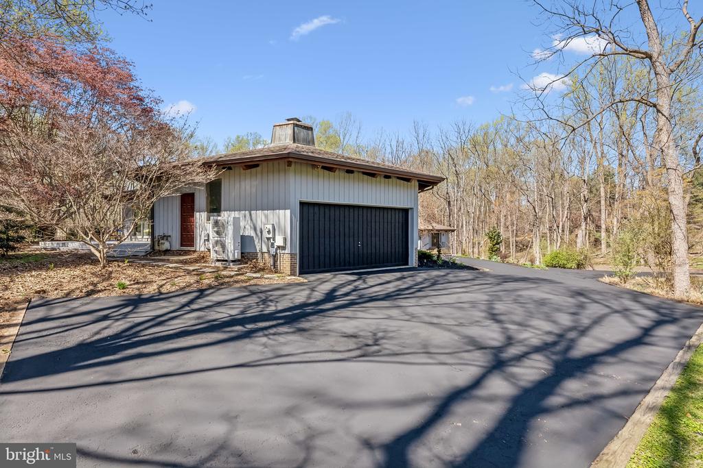12213 MOUNT ALBERT ROAD