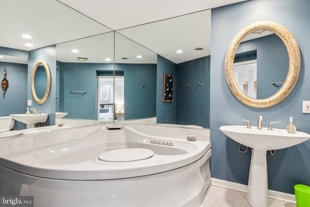 12213 MOUNT ALBERT ROAD
