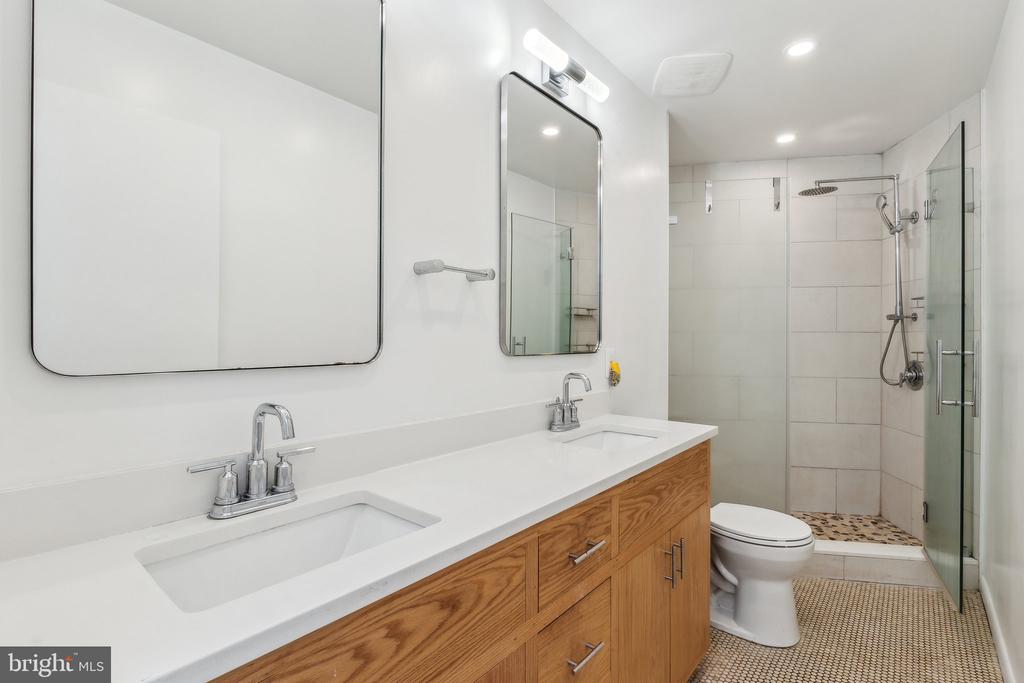 12213 MOUNT ALBERT ROAD