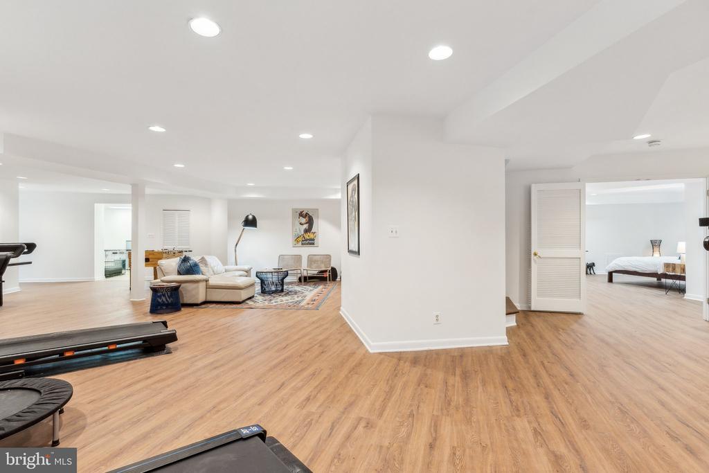 12213 MOUNT ALBERT ROAD