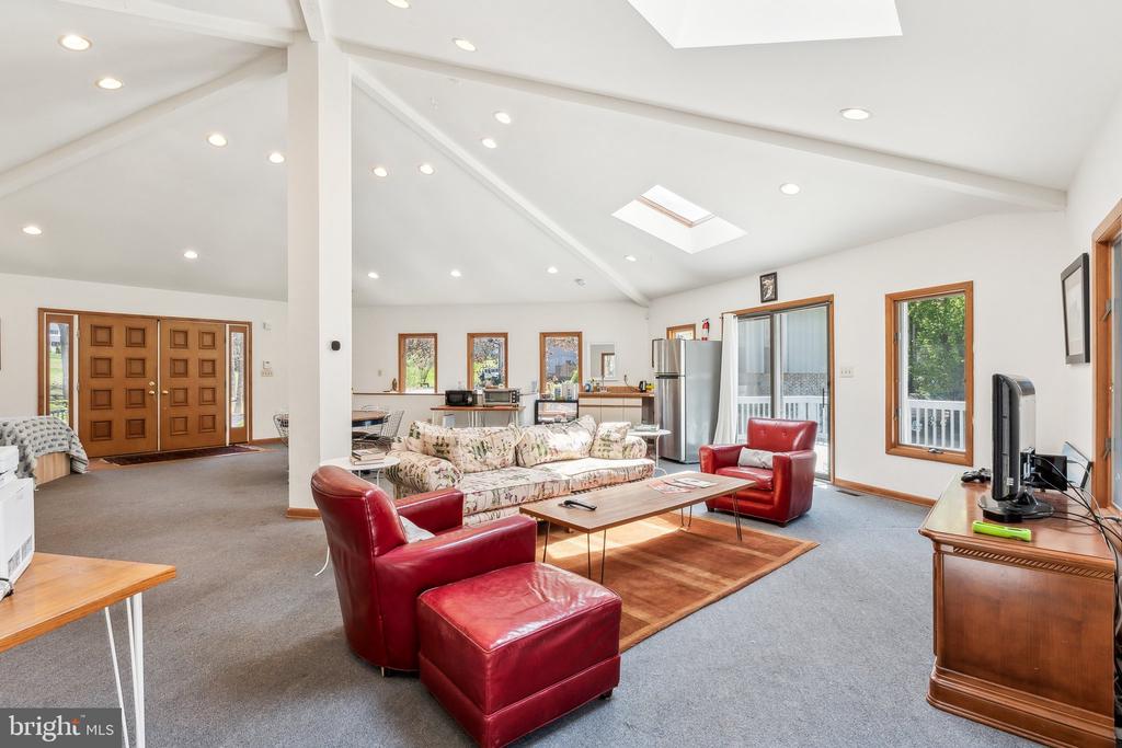 12213 MOUNT ALBERT ROAD